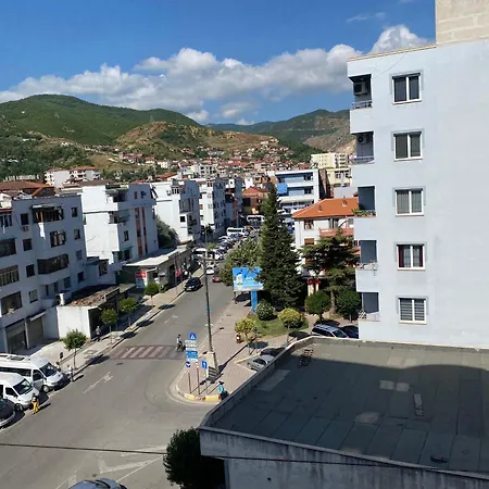 Karafili Apartament Πόγραδετς